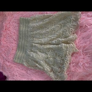 Croquet cream colored shorts